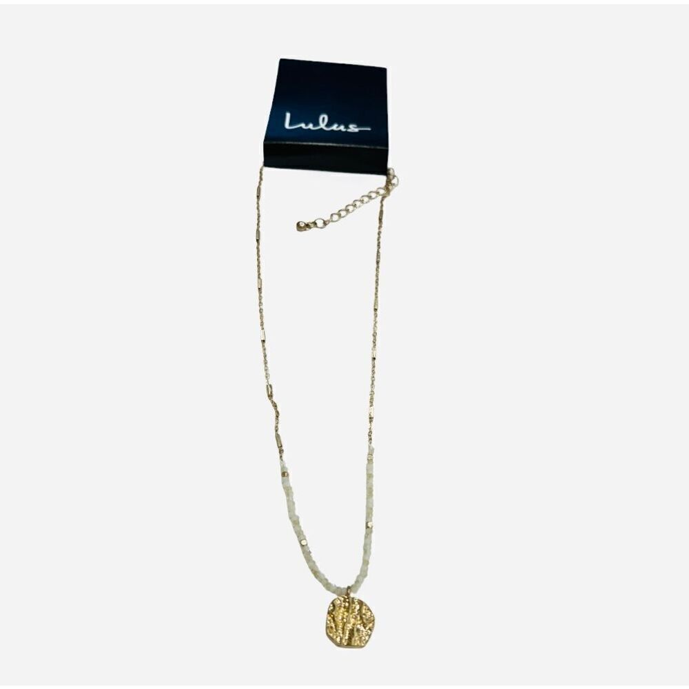 NWT Womens Lulus Dainty Hammered Gold & Iridescent Stone Pendant Necklace
